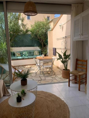 Bright studio with small terrace